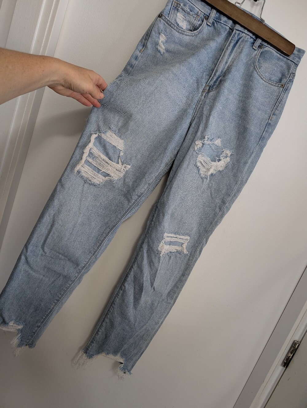 American Eagle 4 Curvy Mom Jean Light Blue Denim Rips Distressed Regular Jeans
